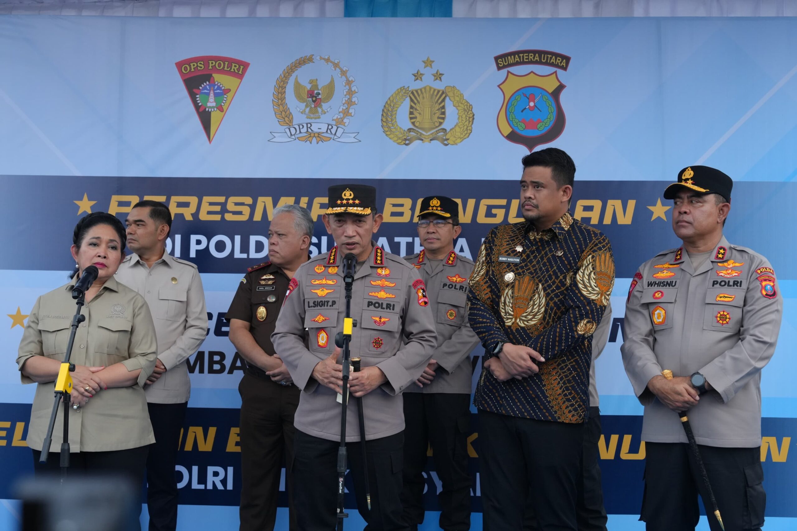 Polri Lepas 22 Kontainer Bantuan Kemanusiaan untuk Korban Bencana di Sumatera   
