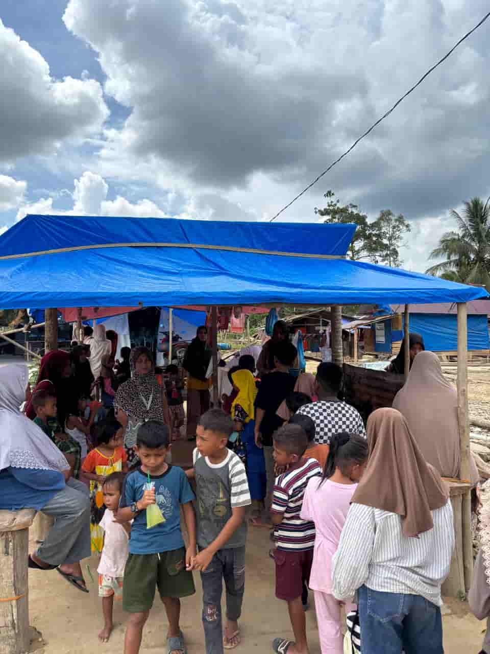 Dusun Kreatif Ajak Anak Penyintas Banjir Bermain dan Makan Bersama di Sekumur