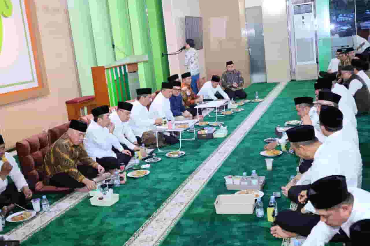 Berbagi di Bulan Suci Ramadan, Kementerian Agraria dan Tata Ruang/Badan Pertanahan Nasional Salurkan Bantuan untuk Pegawai Terdampak Bencana di Aceh