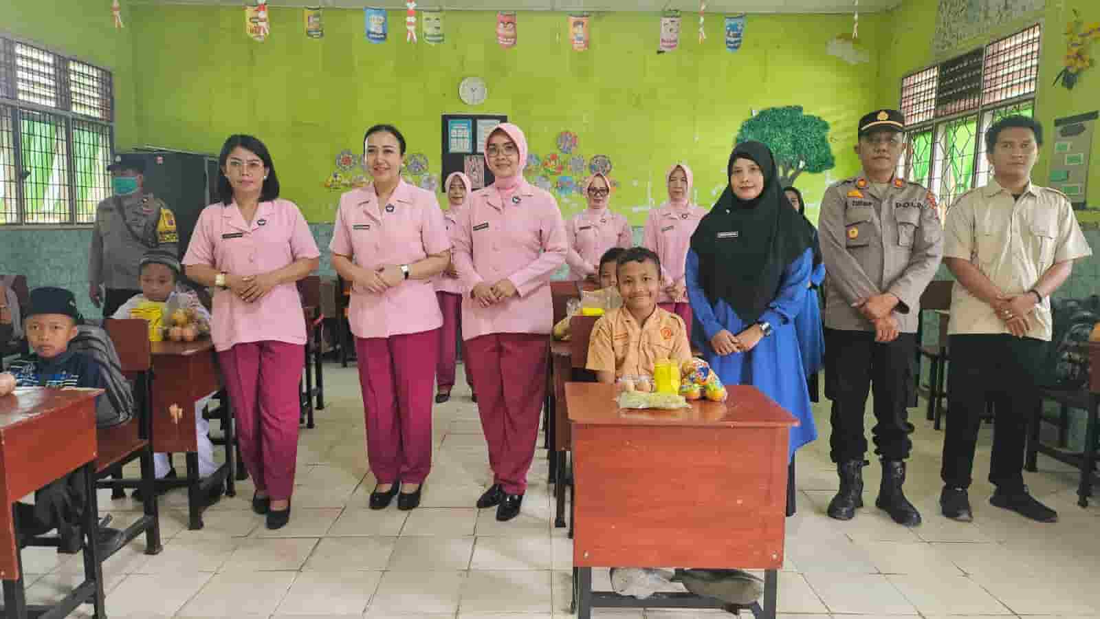 Kapolres Tanjungbalai Pantau Langsung Pendistribusian Makanan Bergizi Gratis untuk Pelajar
