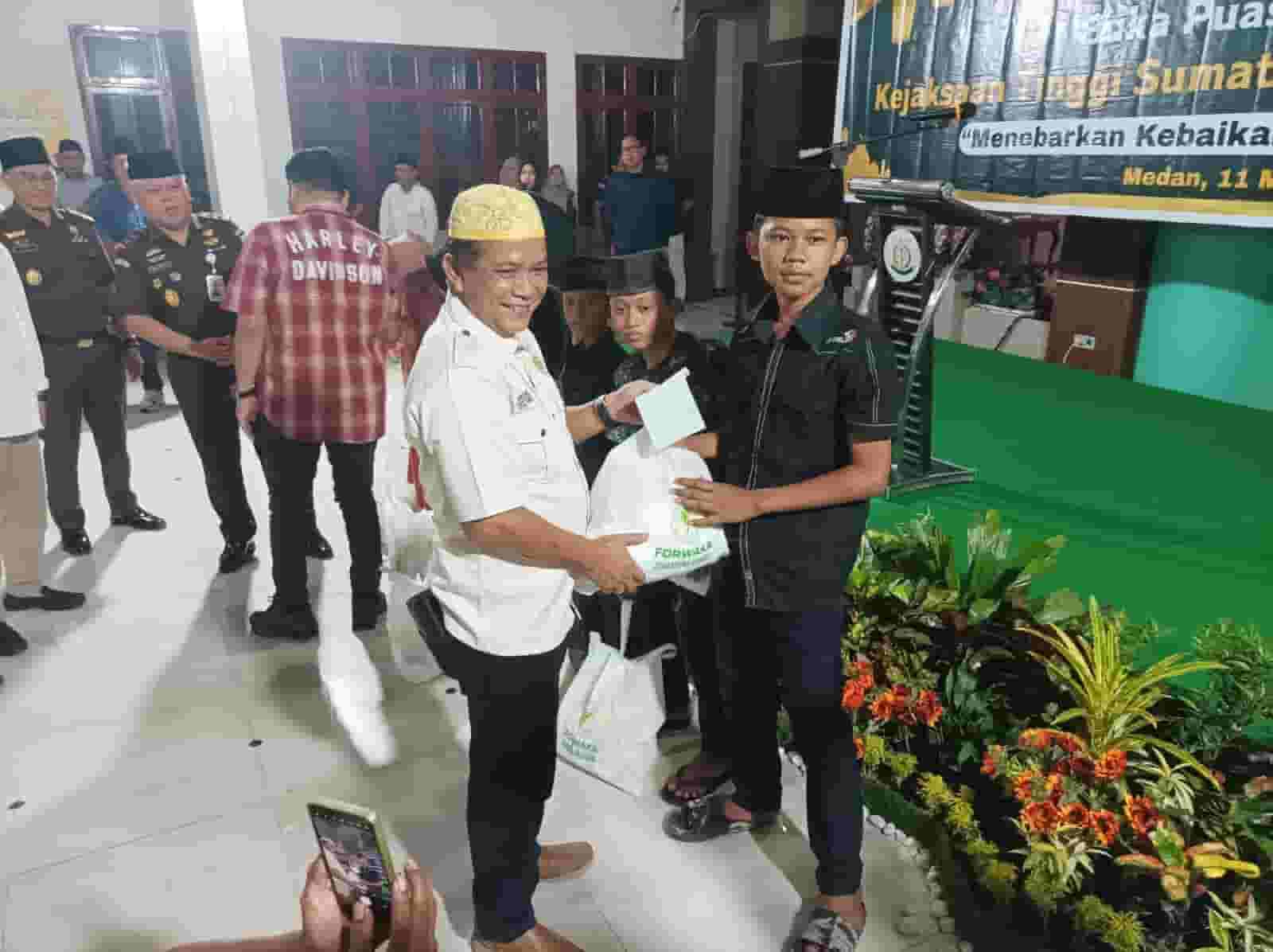 Forwaka Sumut Gelar Safari Ramadhan, Santuni Anak Yatim Piatu di Kejati Sumut