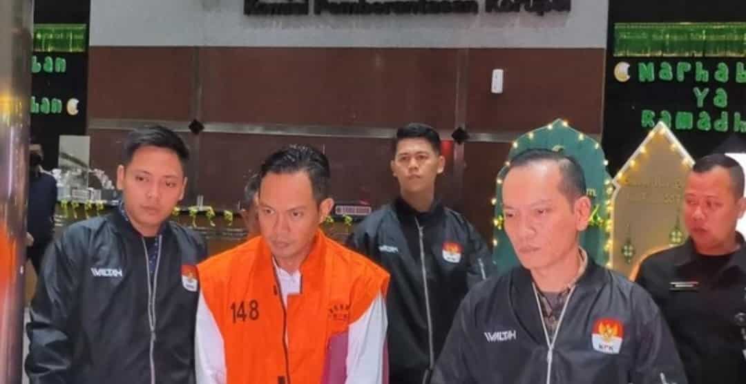 KPK Tahan Bupati Cilacap Syamsul Auliya Rachman Usai Terjaring OTT Dugaan Pemerasan