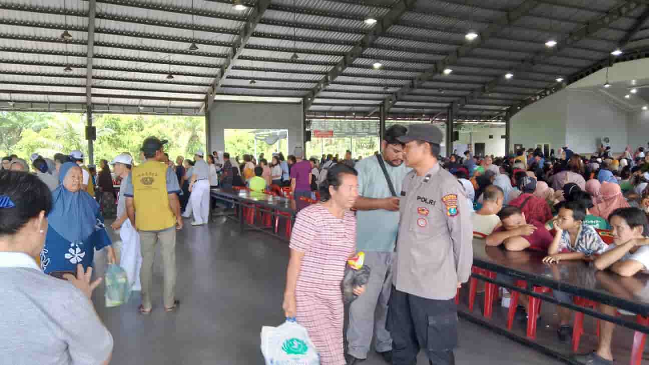 Jelang Idulfitri, Polres Tanjungbalai Hadiri Penyaluran 1.000 Paket Sembako untuk Warga