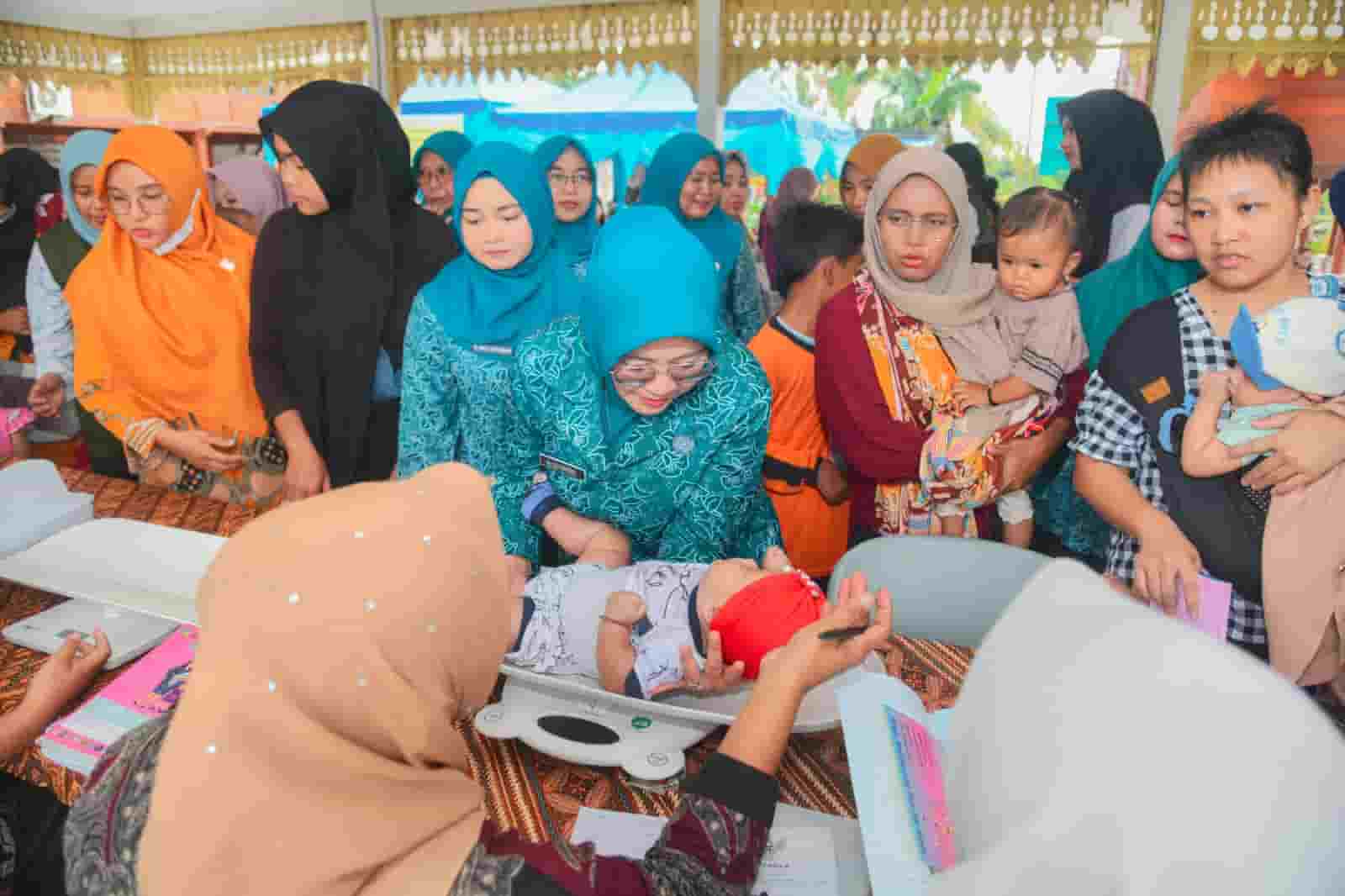 Peringati Pekan Imunisasi Dunia, Staf Ahli PKK Ny. Leli Ajak Masyarakat Dukung Program Imunisasi