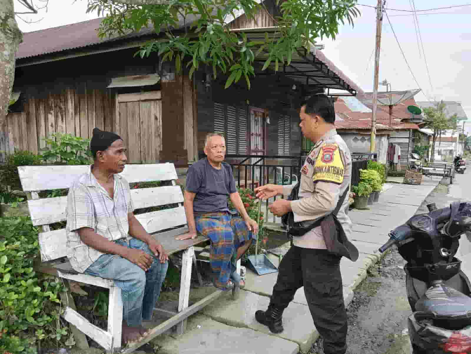 Waspada Penipuan, Bhabinkamtibmas Tanjung Balai Utara Ingatkan Warga Lewat Cooling System