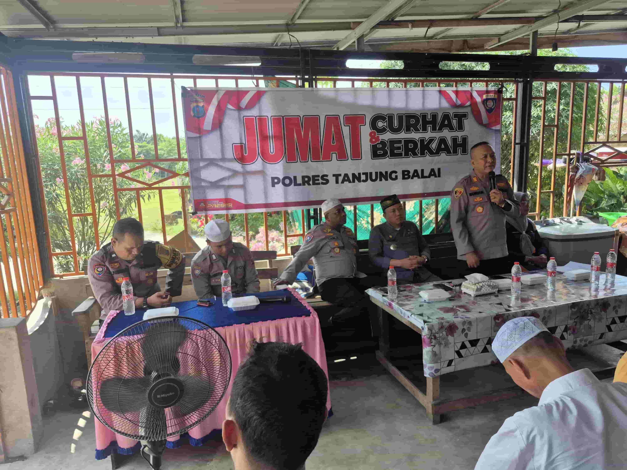 Dengar Langsung Keluhan Warga, Polsek Teluk Nibung Gelar “Jumat Curhat”