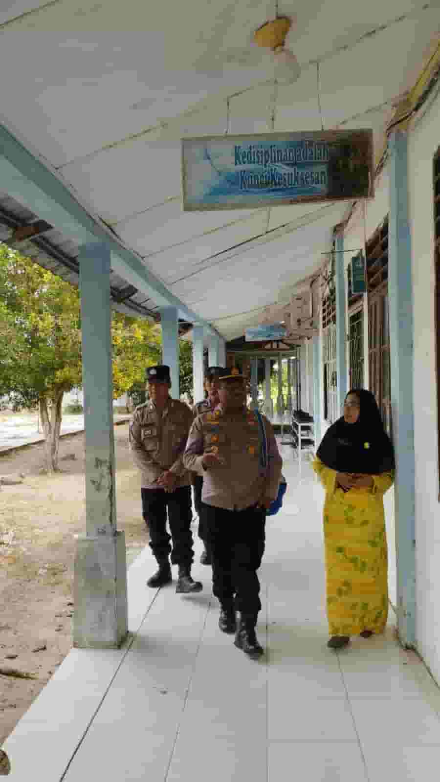 Sambangi SMK N 4, Sat Binmas Polres Tanjung Balai Edukasi Siswa Taat Hukum