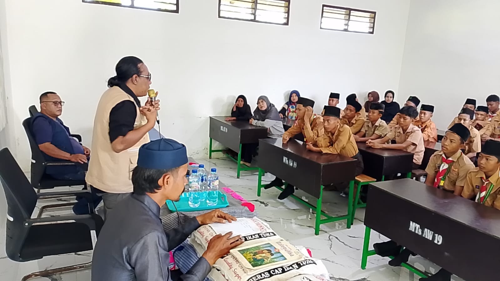 KSJ Binaan H. Ikhwan Lubis Jalankan Program Serba 1000, Ajak Pelajar Gemar Bersedekah